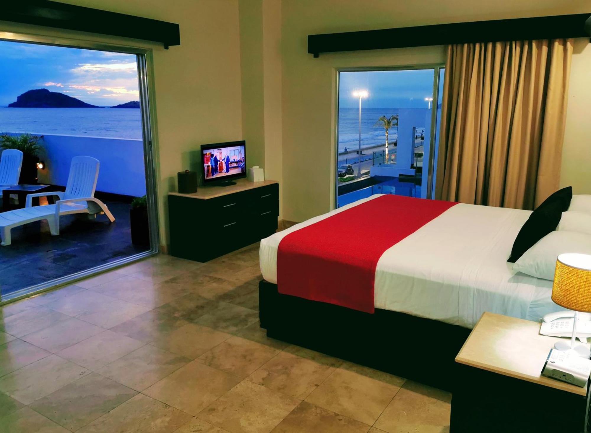 Coral Island Beach View Hotel Масатлан Экстерьер фото